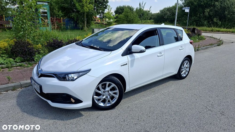 Toyota Auris 1.8 HSD Luna - 2