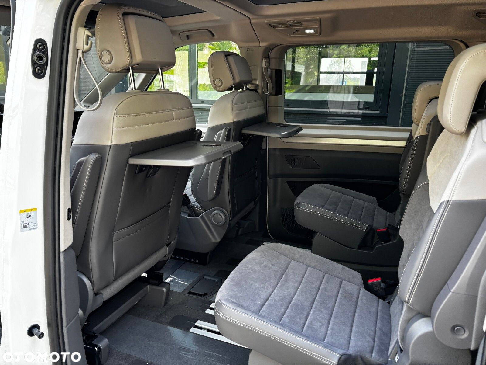 Volkswagen Multivan - 15