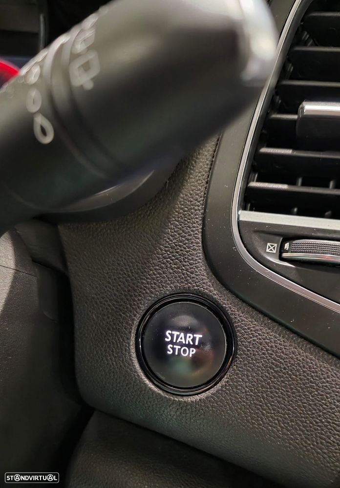 Renault Mégane BLUE dCi 115 EDC INTENS - 21