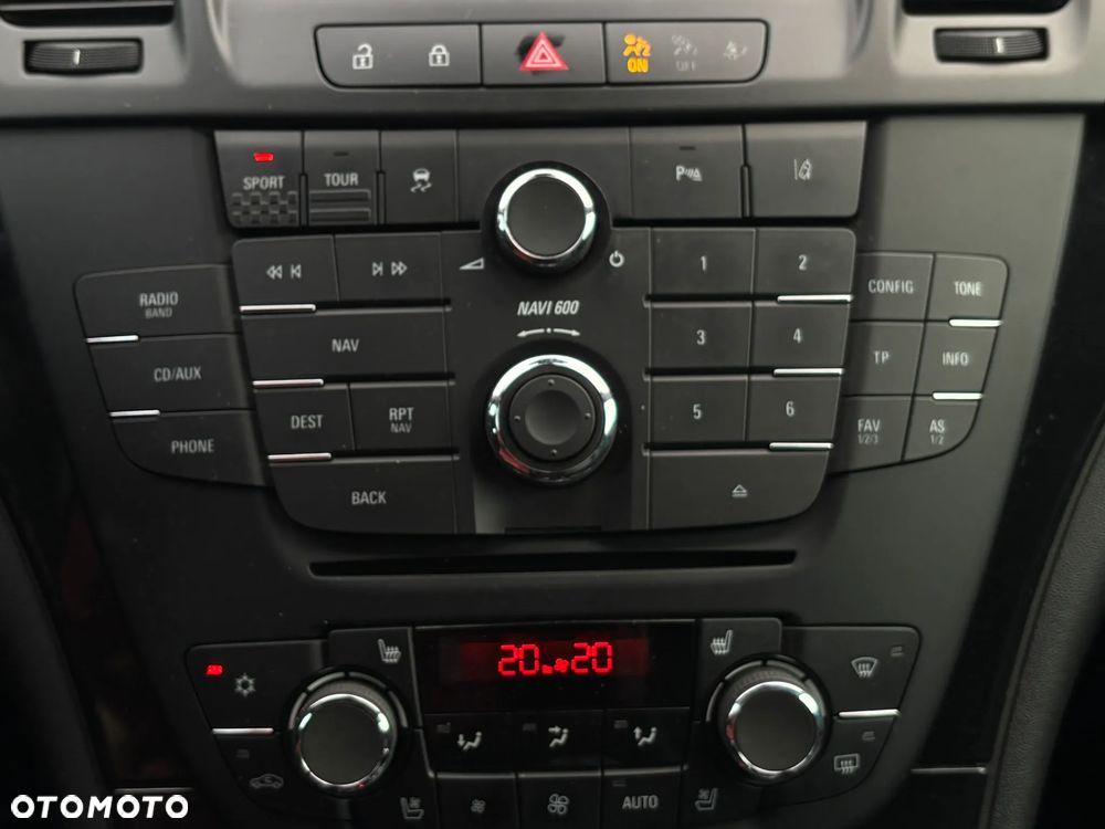 Opel Insignia 2.0 Turbo 4x4 Sport - 31