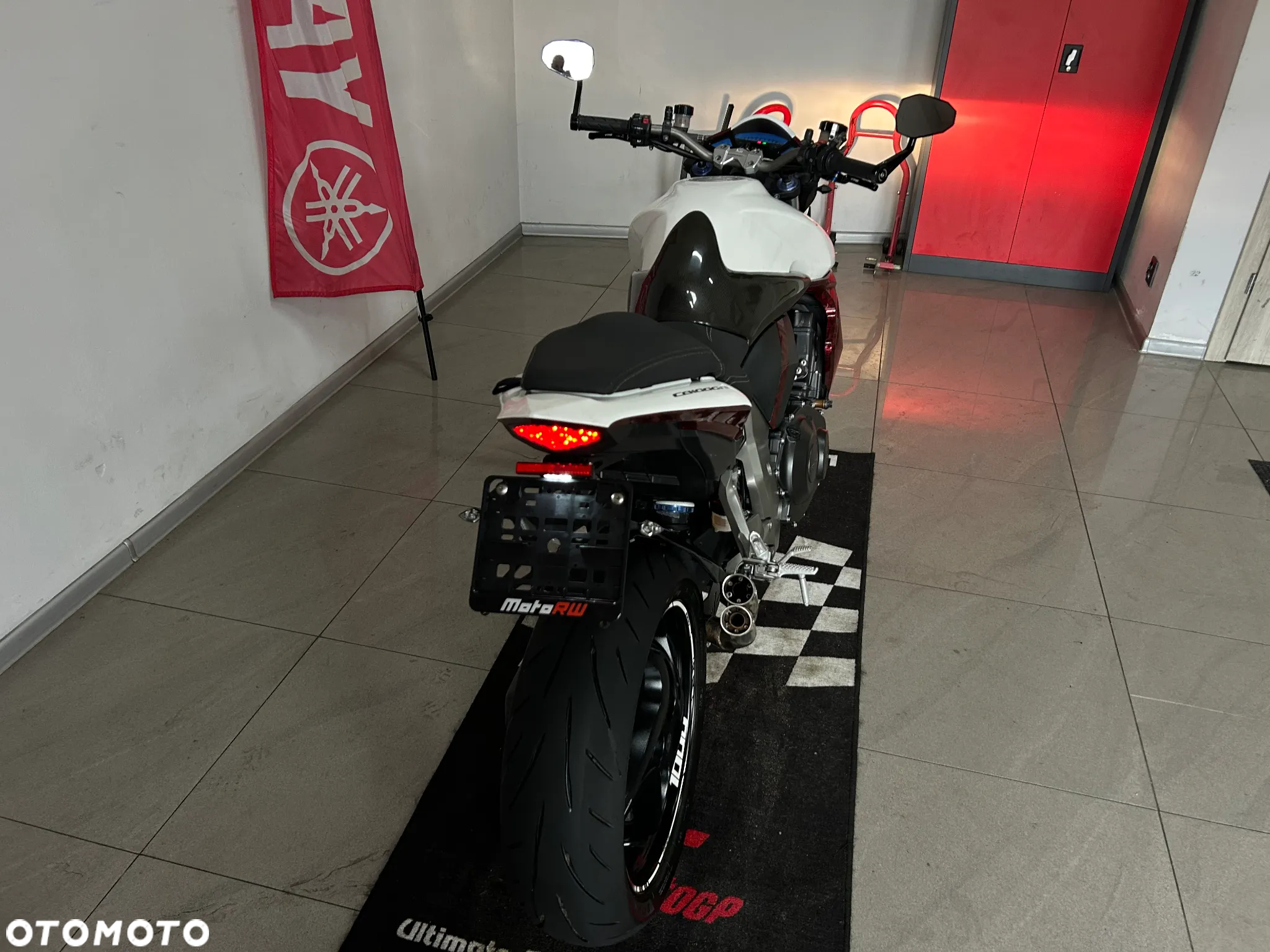 Honda CB - 12