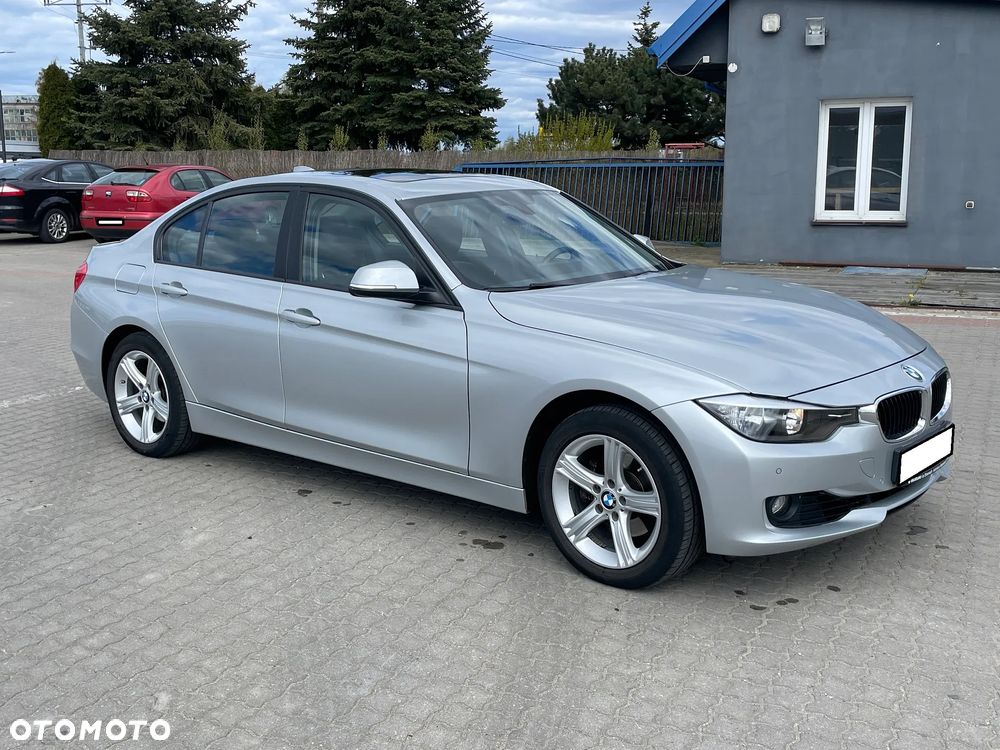 BMW Seria 3 328i xDrive Sport-Aut - 13