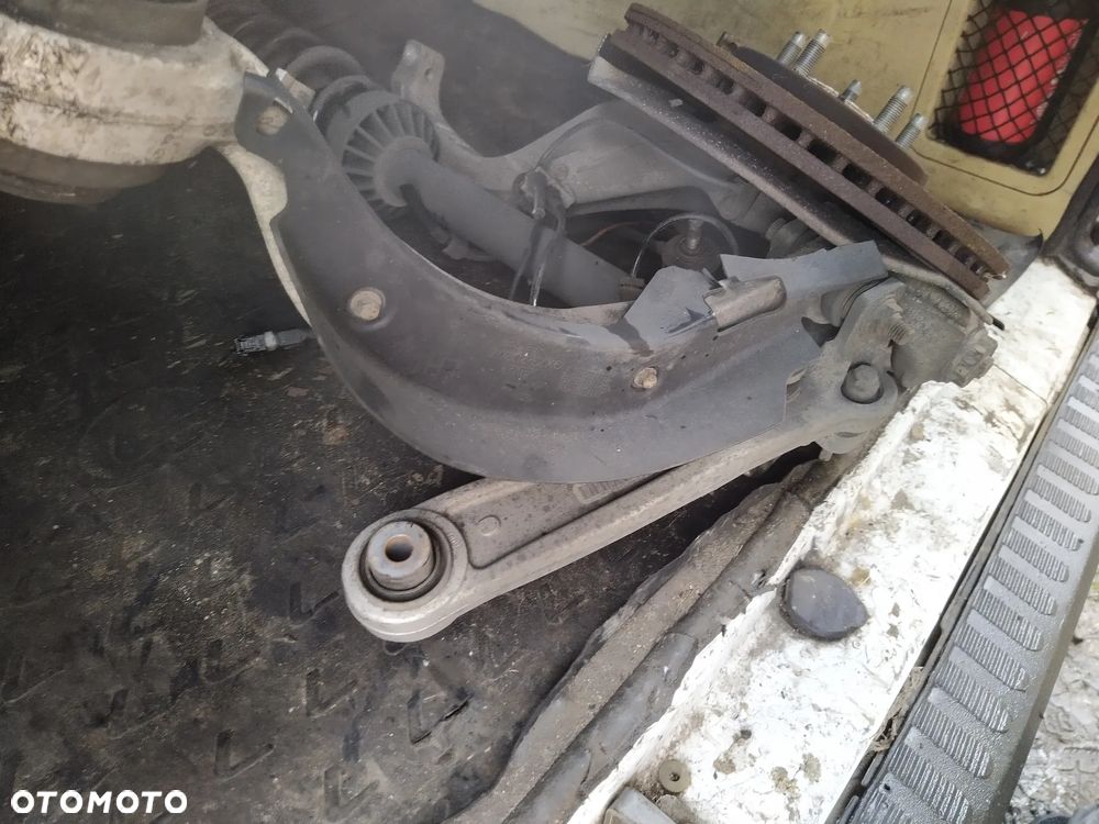 Zwrotnica lewa jaguar xe x760 komplet