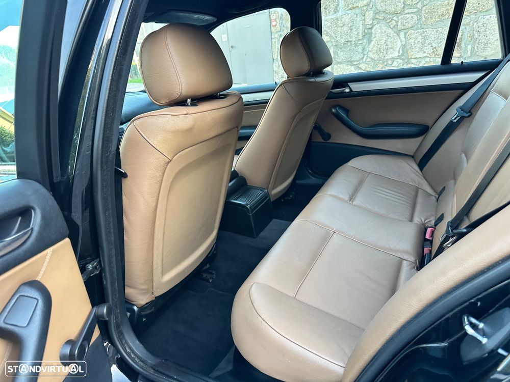 BMW 320 d Sport - 34