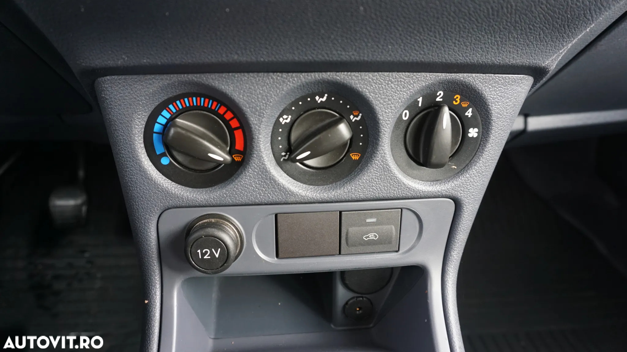 Ford Transit Connect - 19