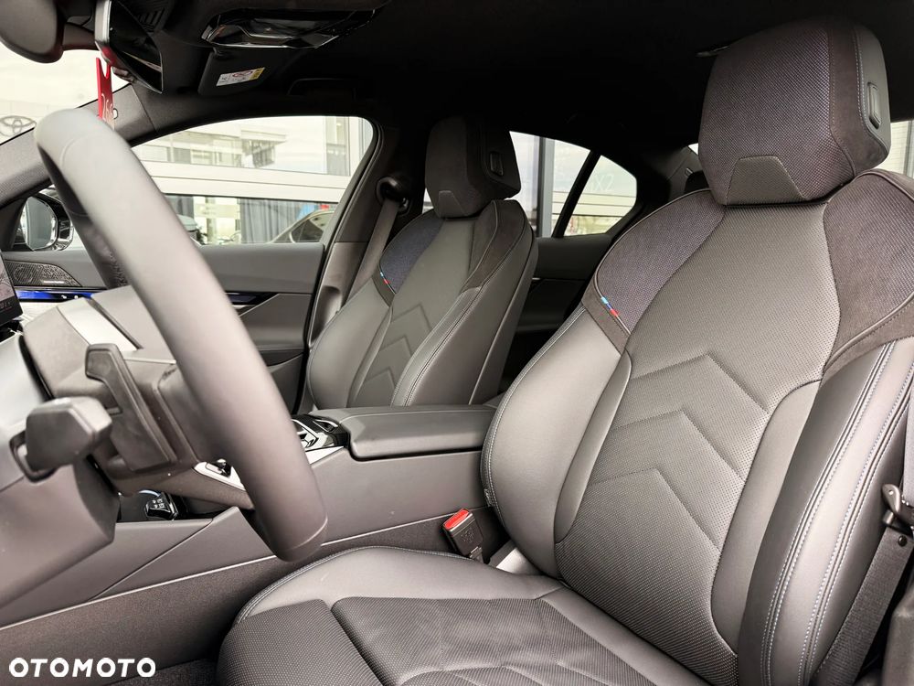 BMW Seria 5 520d xDrive - 28