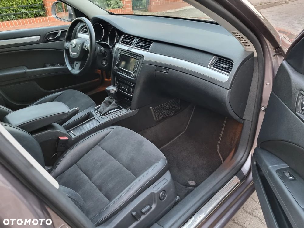 Skoda Superb 2.0 TDI Elegance DSG - 13
