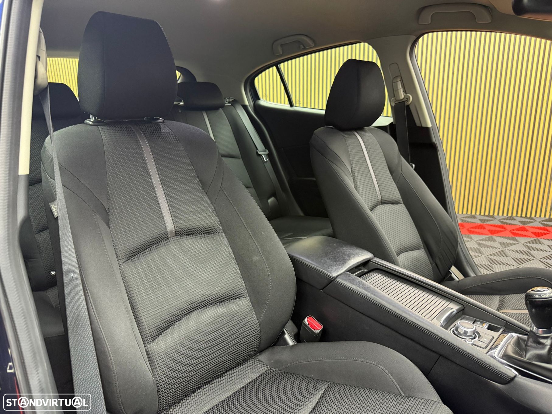 Mazda 3 1.5 Sky-D Excellence Navi - 35