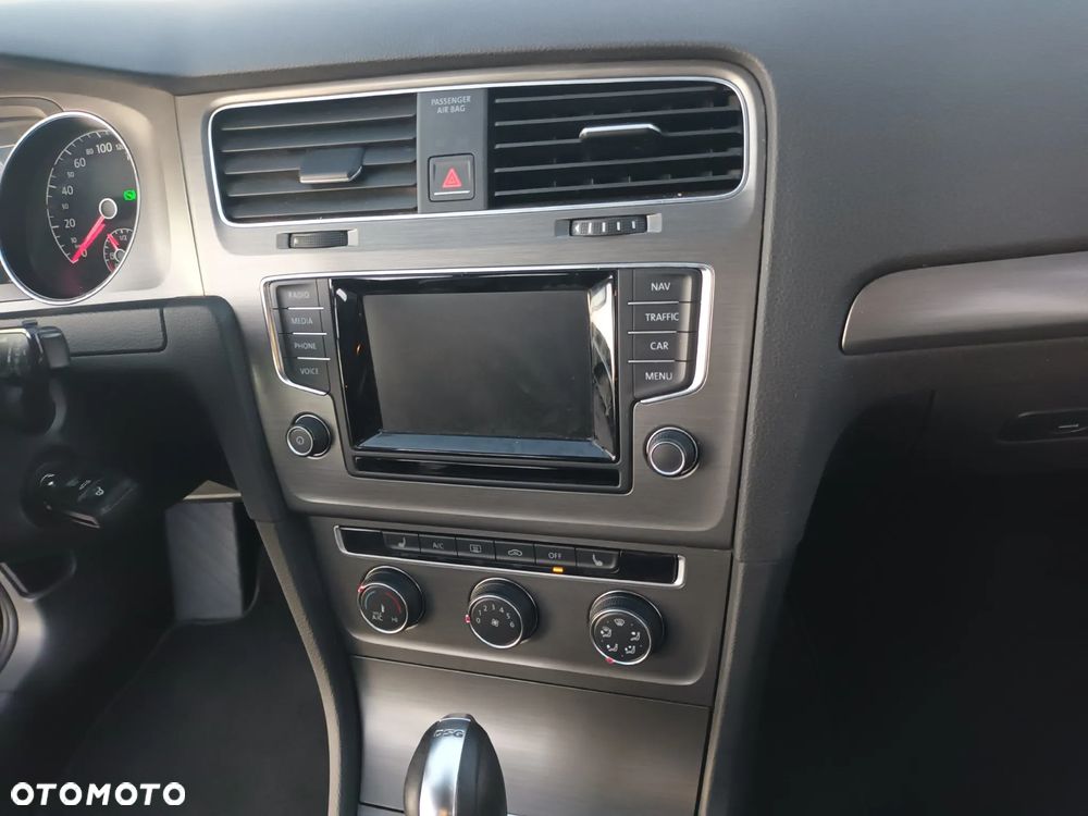 Volkswagen Golf 2.0 BlueTDI DSG Comfortline - 27