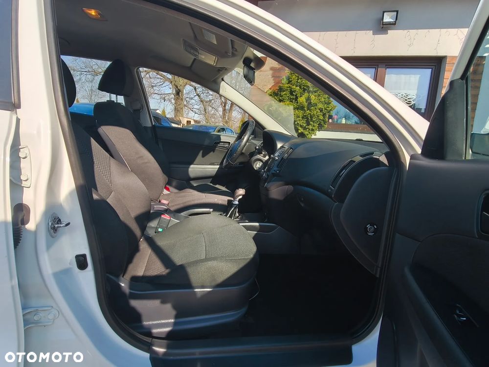 Hyundai i30 1.6 CRDi Classic + - 26