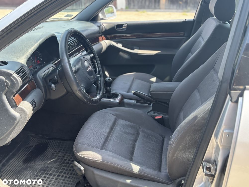 Audi A4 Limousine - 6