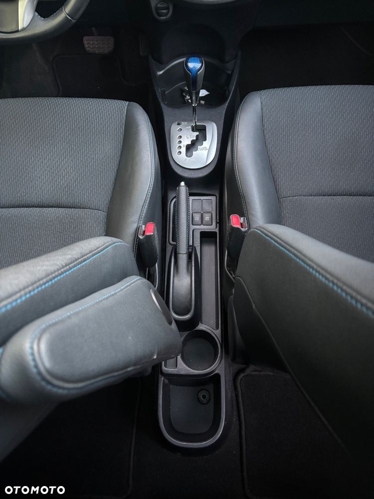 Toyota Yaris - 12