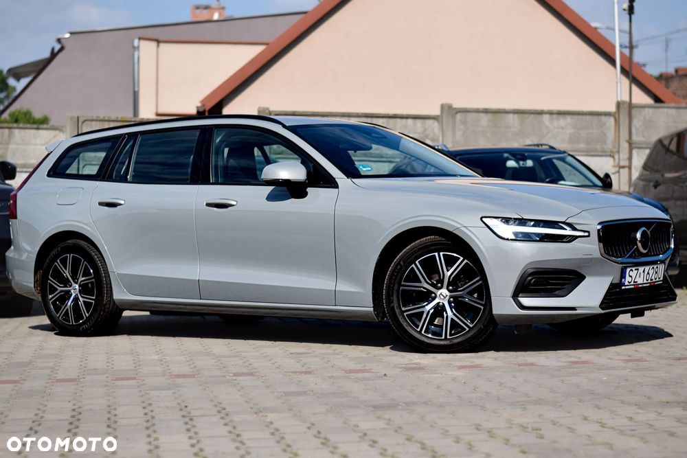 Volvo V60 B3 B DKG Momentum Pro - 5
