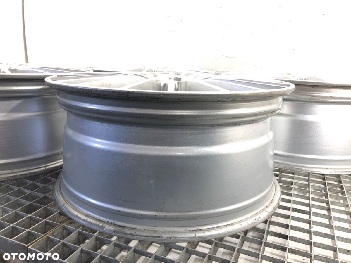 FELGI ALUMINIOWE KOMPLET 18 8J 5X130 ET50 ŚRODEK CENTR. 71 - 1130.00 PLN - PORSCHE CAYENNE (9PA) - 6