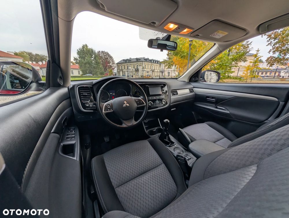 Mitsubishi Outlander - 18