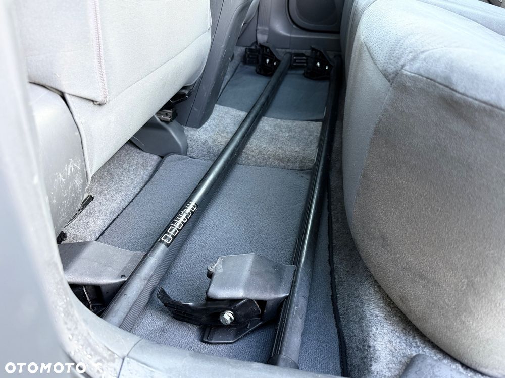 Toyota Prius 1.8 HSD Active - 19