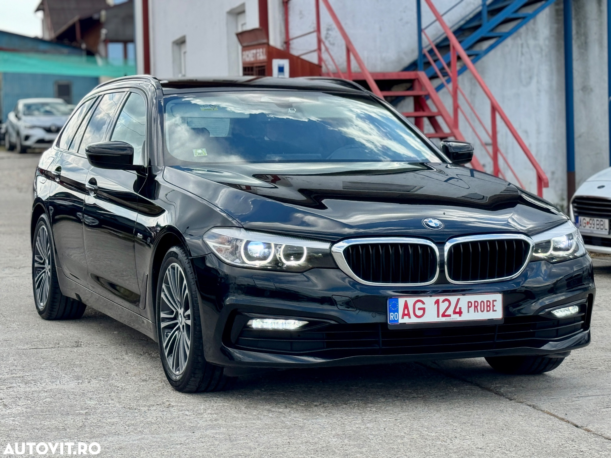 BMW Seria 5 520d Touring Aut. Sport Line - 12