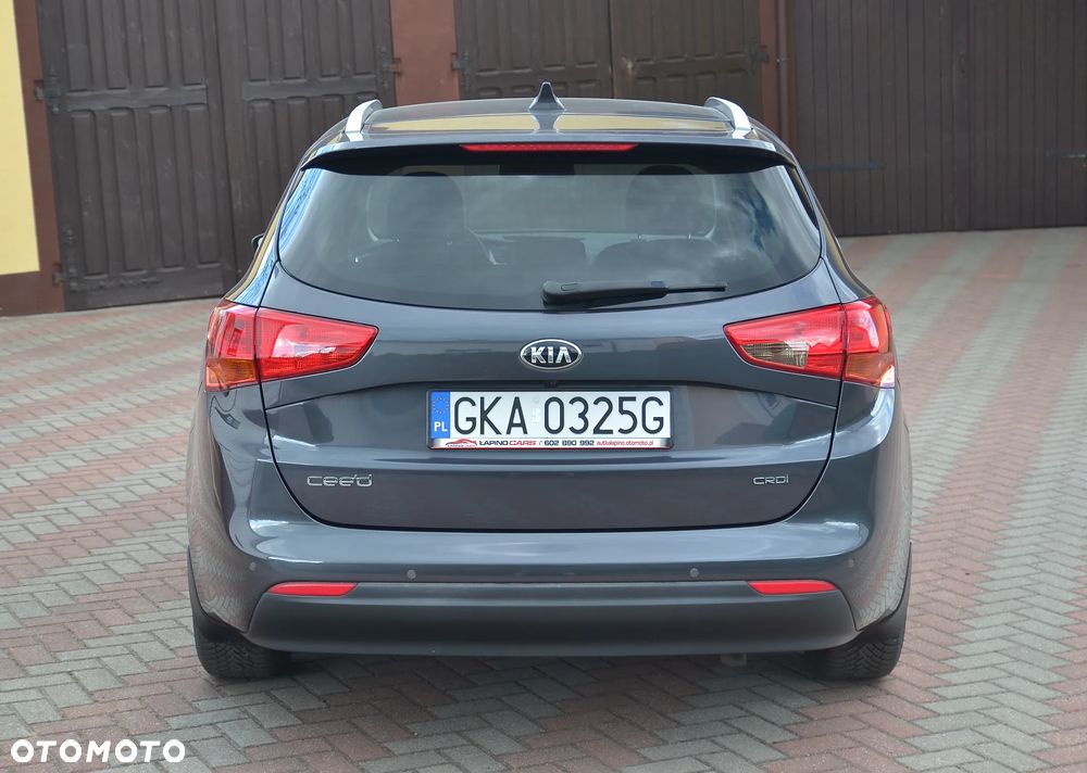 Kia Ceed 1.6 CRDi 136 ISG Dream Team Edition - 6