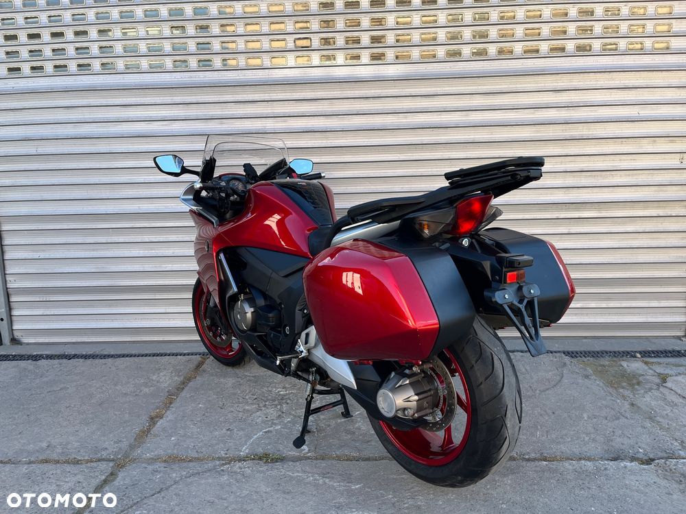 Honda VFR - 8