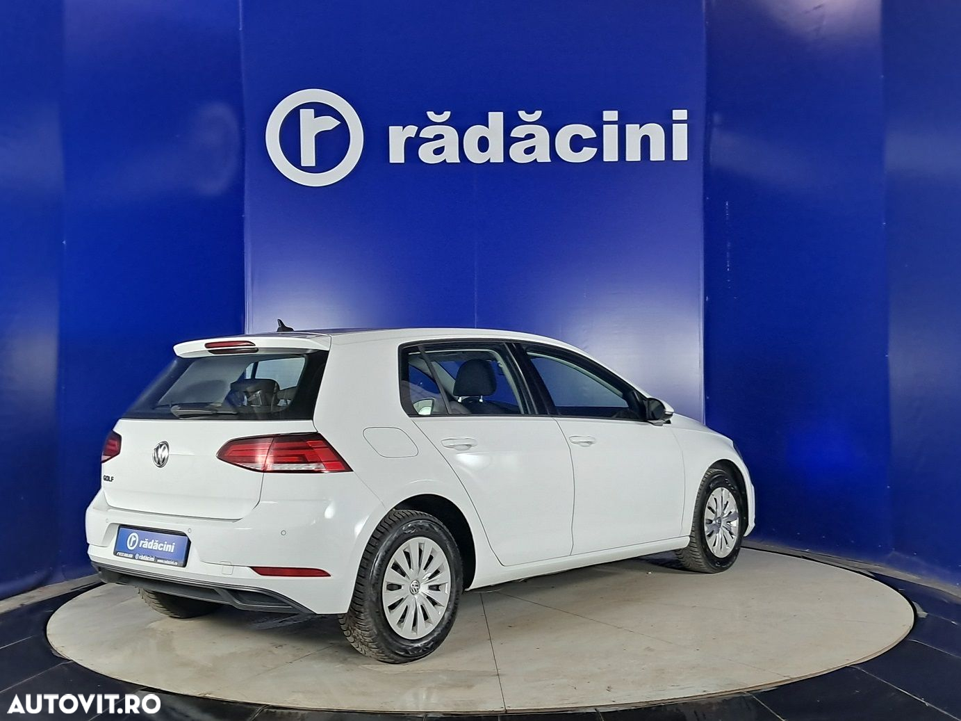 Volkswagen Golf - 15