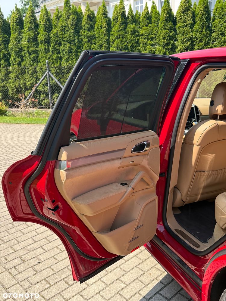 Porsche Cayenne GTS - 28