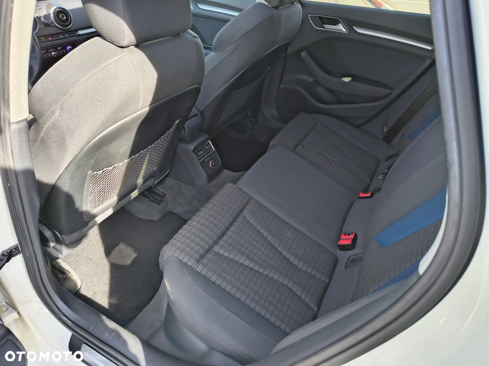 Audi A3 Sportback 1.8 TFSI Attraction S tronic - 25