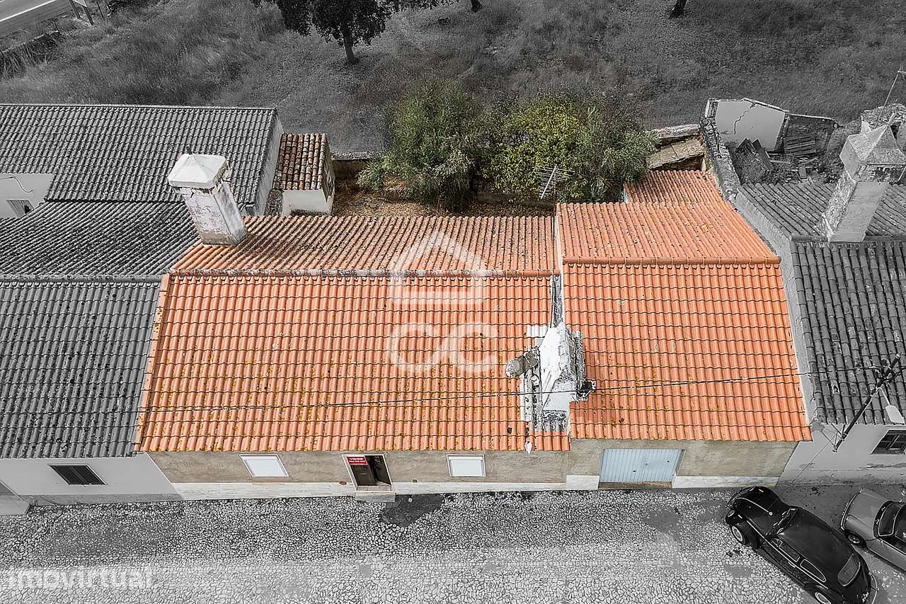 Moradia T2 c/ Quintal e Garagem | Alandroal, Évora - Grande imagem: 2/37