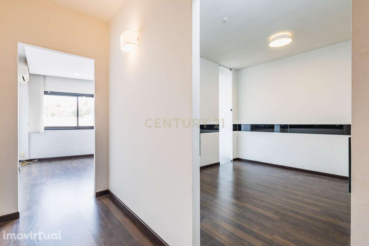 Escritório no Edifício D. Dinis – Centro de Leiria – 42,5 m² - Grande imagem: 3/16