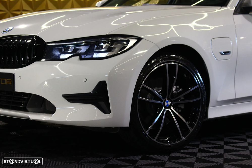 BMW 330 e Line Sport Auto - 3