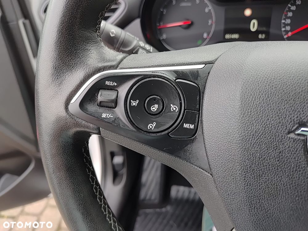Opel Crossland X 1.2 T Design Line S&S - 23