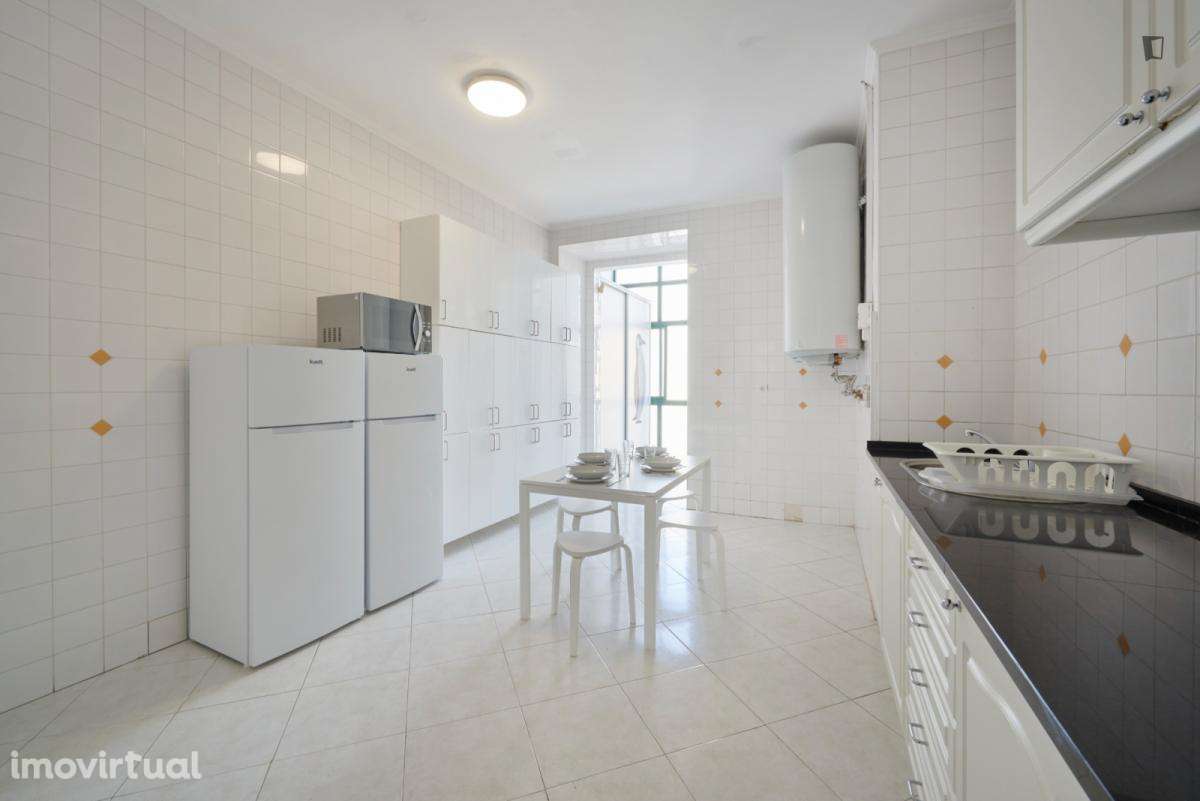 Quarto - localizado em Entrecampos Lisbon - Grande imagem: 3/12