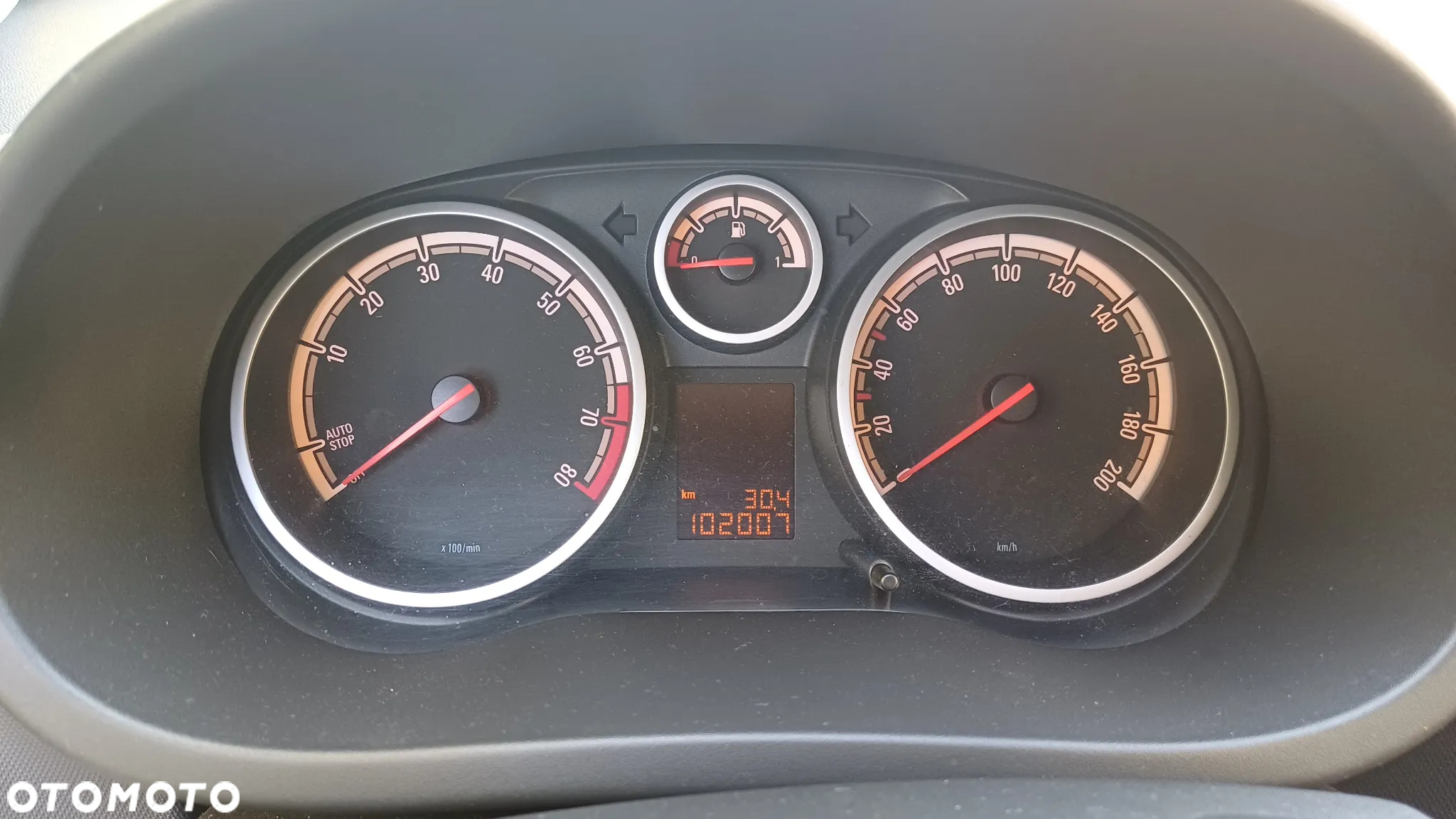 Opel Corsa 1.4 16V Cosmo - 14