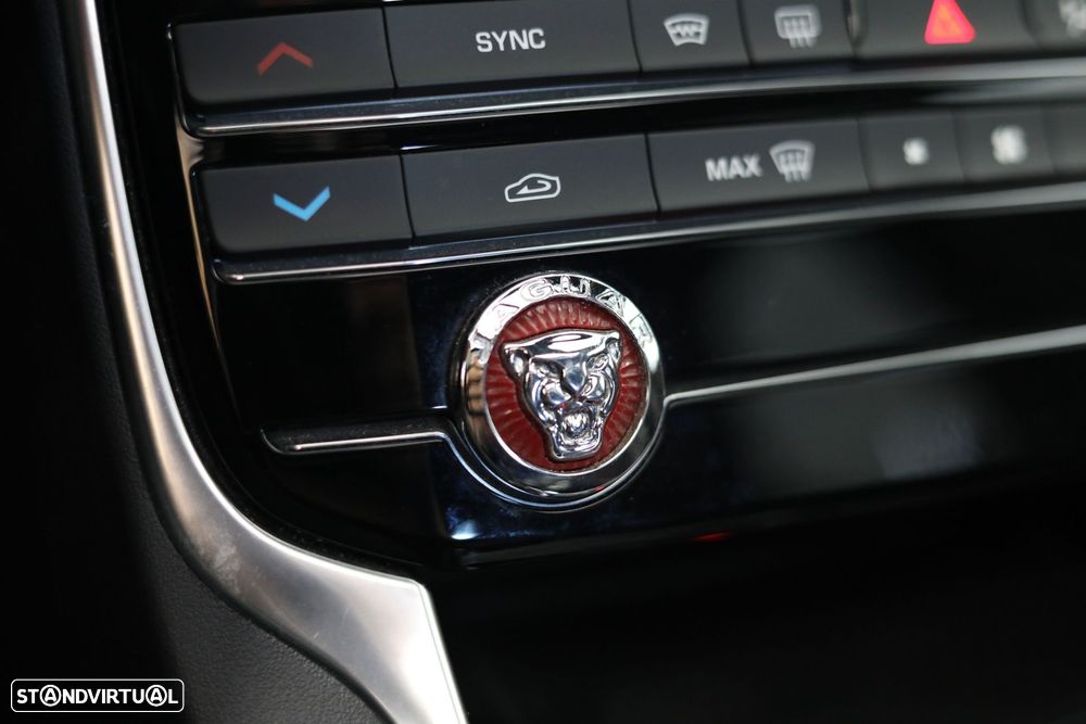 Jaguar XE 2.0 D R-Sport Aut. - 13