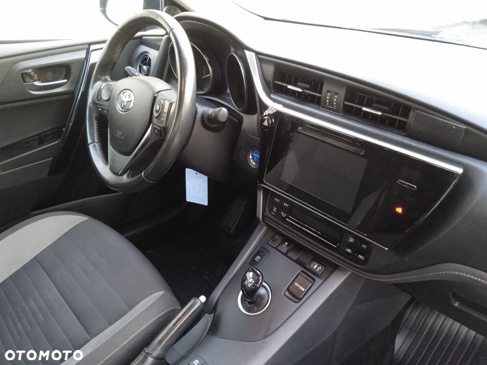 Toyota Auris Hybrid 135 Active - 10