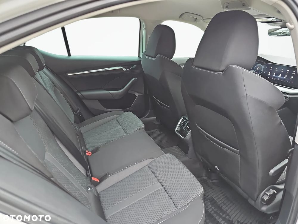 Skoda Octavia 2.0 TDI Style DSG - 11