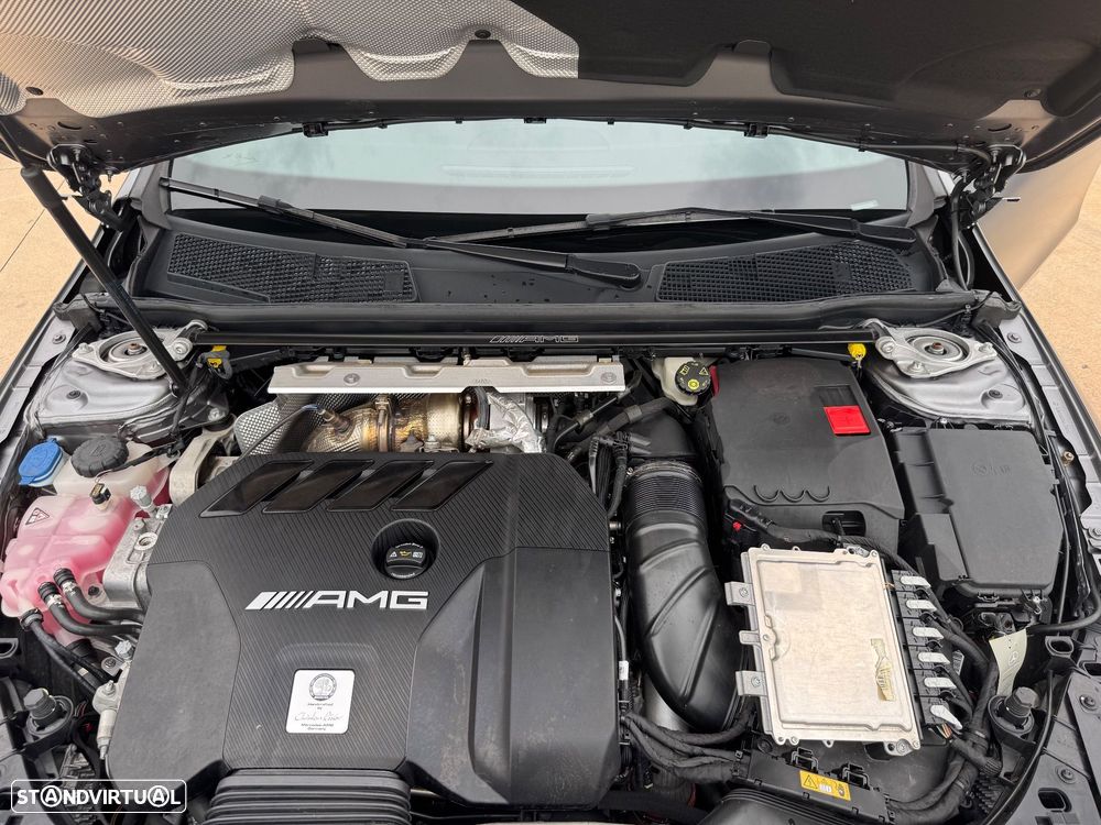 Mercedes-Benz CLA 45 AMG S 4Matic+ Speedshift 8G-DCT Line Premium - 48