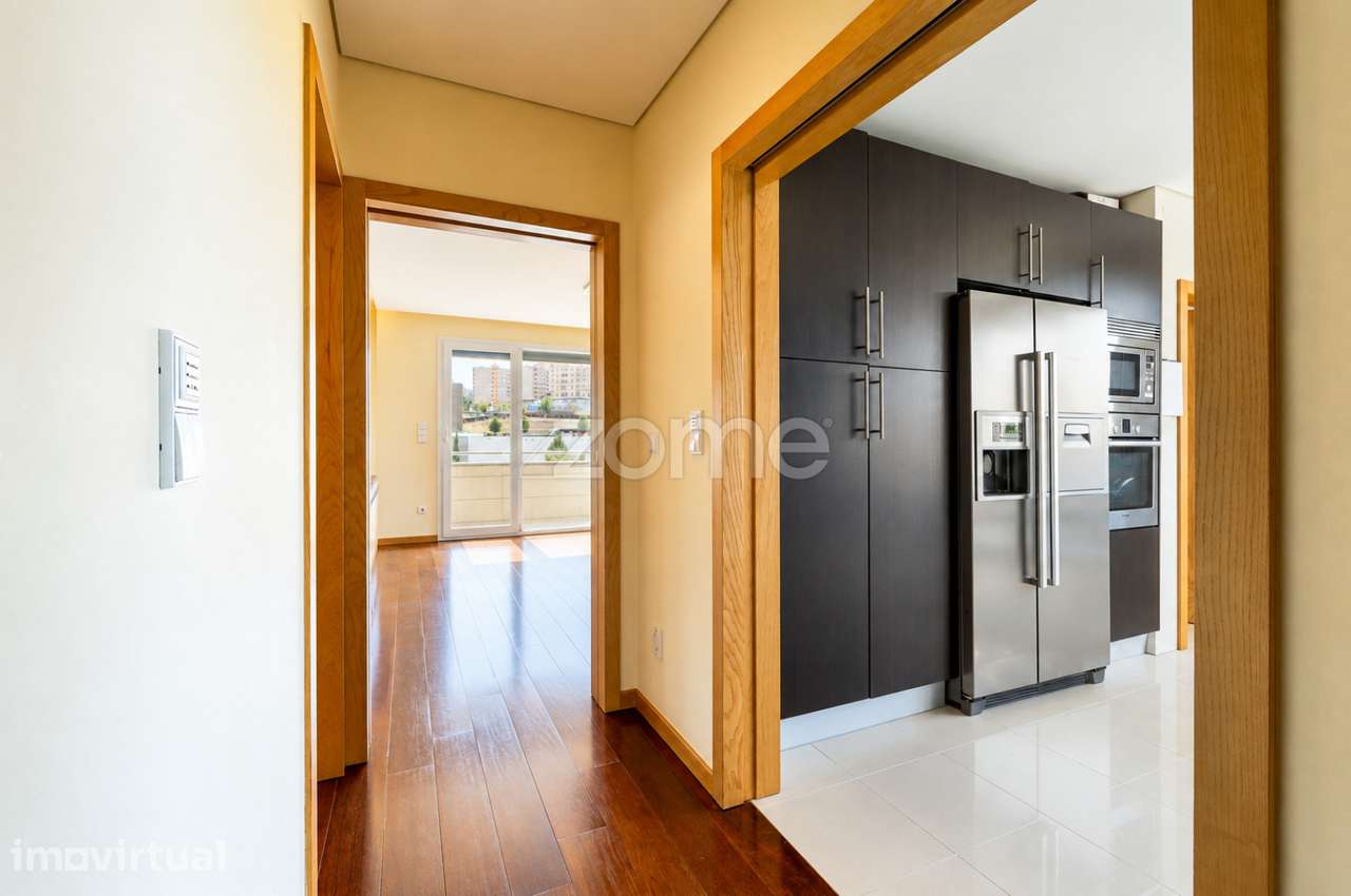 Apartamento T3 com 142 m² privativos e box para 2 carros - Grande imagem: 4/24