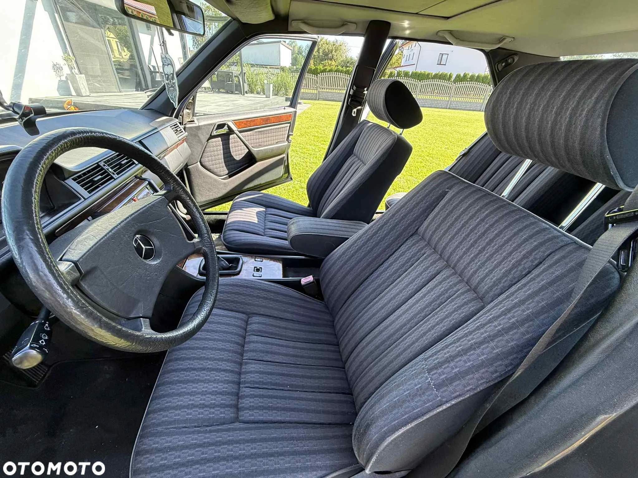 Mercedes-Benz W124 (1984-1993) - 22