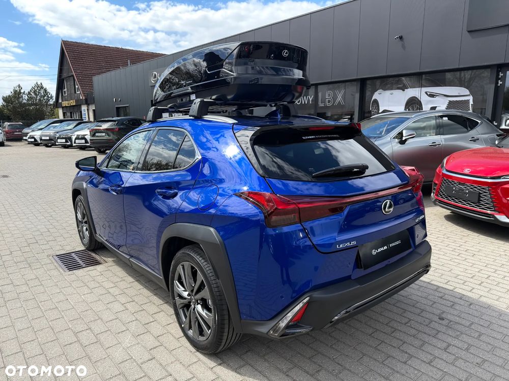 Lexus UX 300h F Sport Design - 5