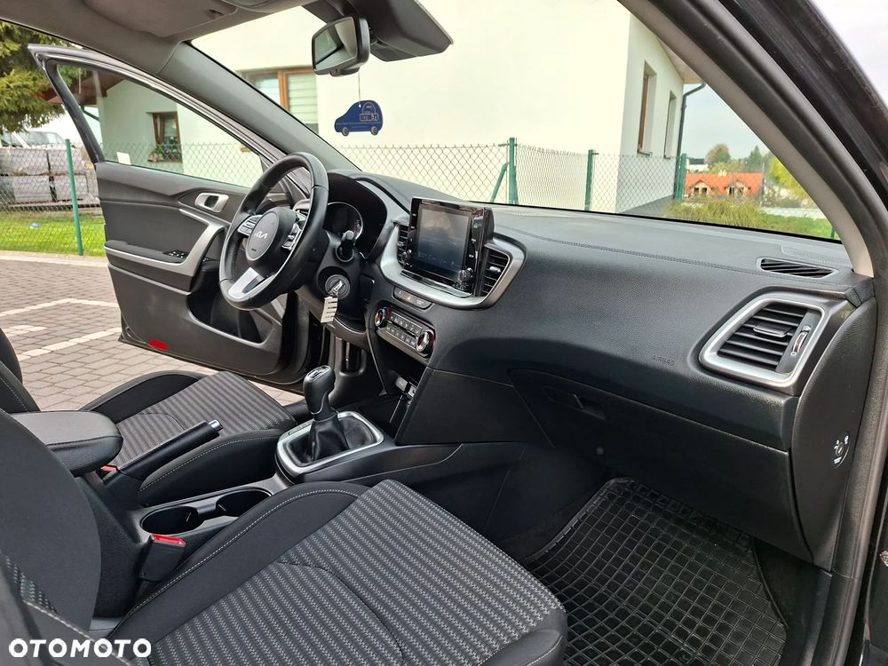 Kia Ceed 1.5 T-GDI M - 12