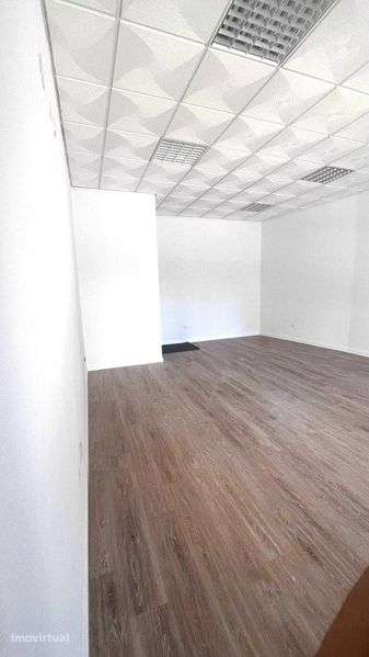 Loja remodelada no Centro do Barreiro - Grande imagem: 3/10