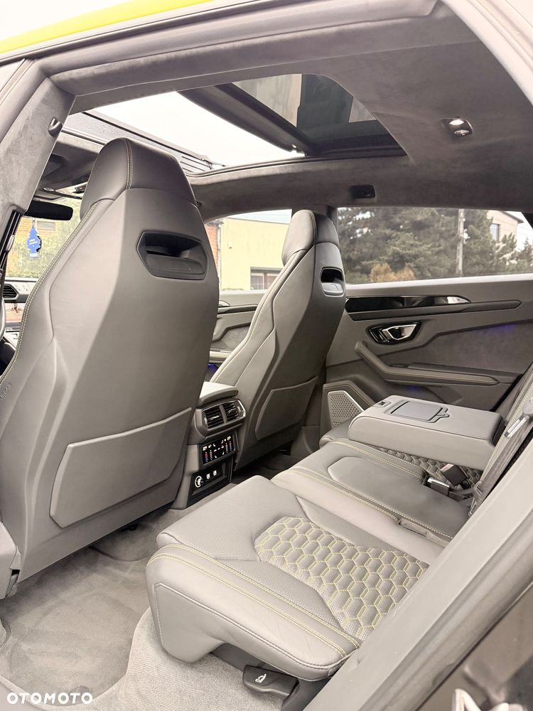 Lamborghini Urus - 14