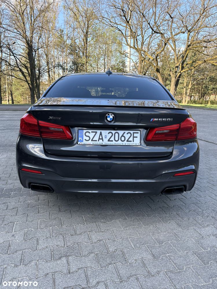 BMW Seria 5 M550i xDrive sport - 7