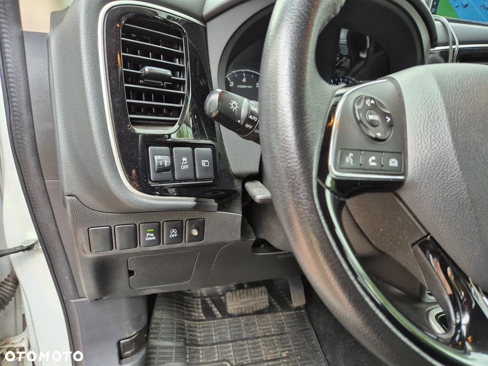 Mitsubishi Outlander 2.0 Intense 4WD CVT - 11