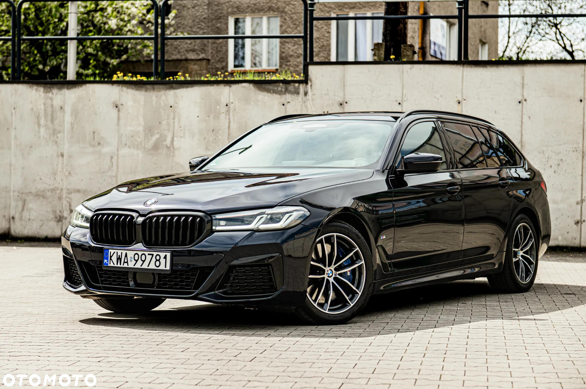 BMW Seria 5 530d xDrive Touring M Sport Edition - 3