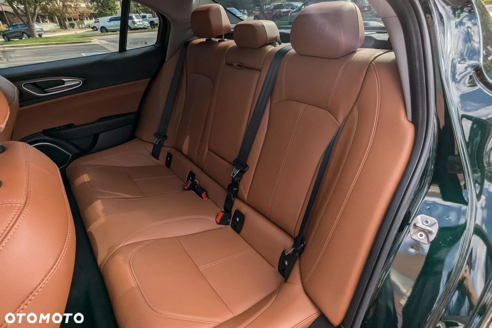 Alfa Romeo Giulia 2.0 Turbo 16V AT8 Veloce Ti - 10