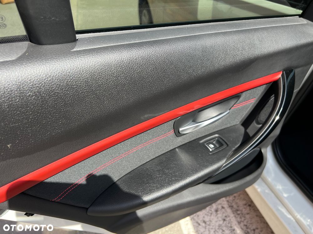 BMW Seria 3 318d Sport Line - 18