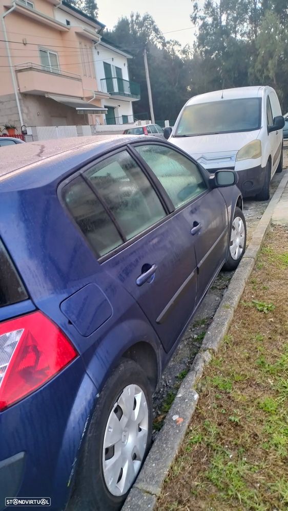 Renault Mégane 1.4 Pack - 4
