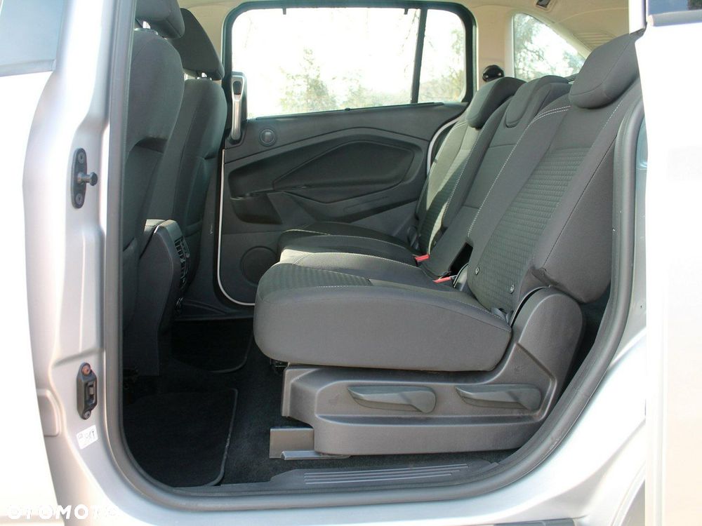 Ford Grand C-MAX - 29