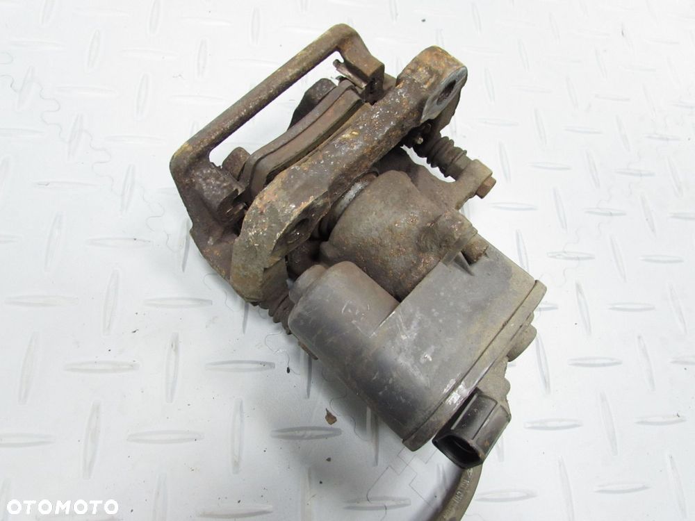 VOLVO S60 II V60 XC S80 V70 III 09-17 ZACISK HAMULCOWY PRAWY TYL 32332594 - 7